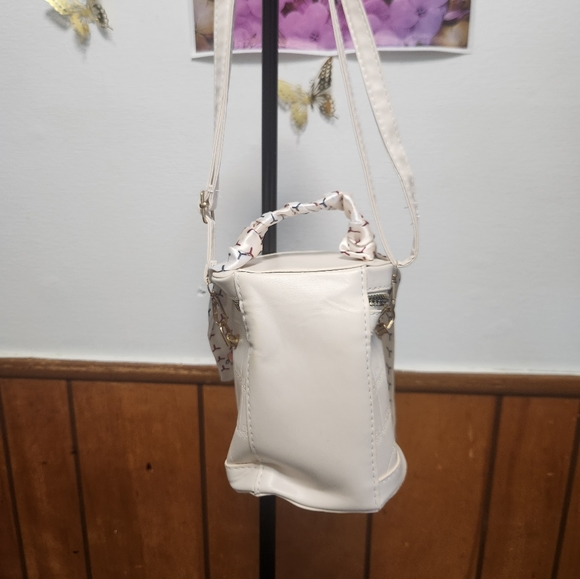 Women beige crossbody bucket bag - Picture 3 of 6